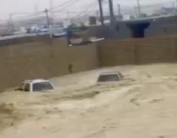 لحظه شکسته شدن سد خاکی و ورود سیل به خانه‌های مردم؛ دستور تخلیه صادر شد