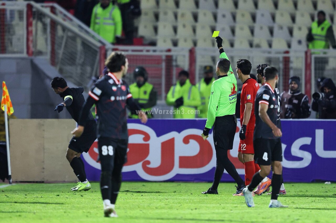 رقص کاپیتان سرخ‌ها در ۲ قاب! | ببینید