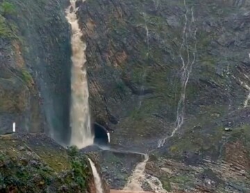 وضعیت عالی سرچشمه دز پس از بارش‌ها؛ آبشارهای بی‌شمار را ببینید