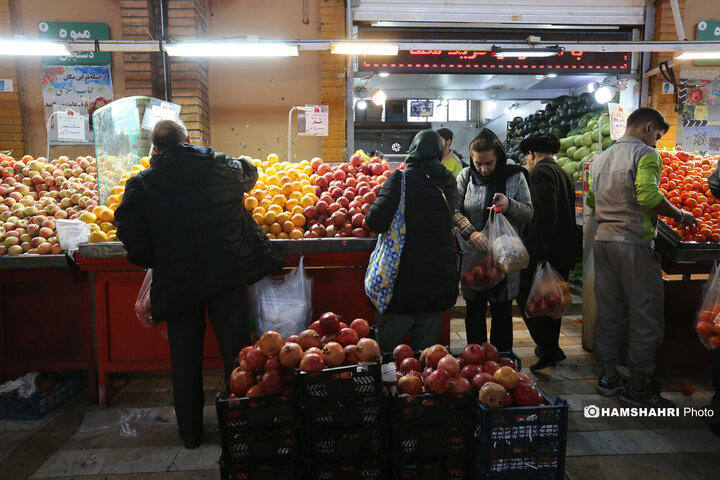 بازار میوه و تره بار جلال آل احمد در آستانه شب یلدا