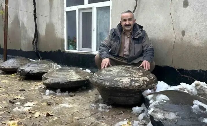 راز شش سنگ با شکلهای غیرعادی چیست؟ | عکس