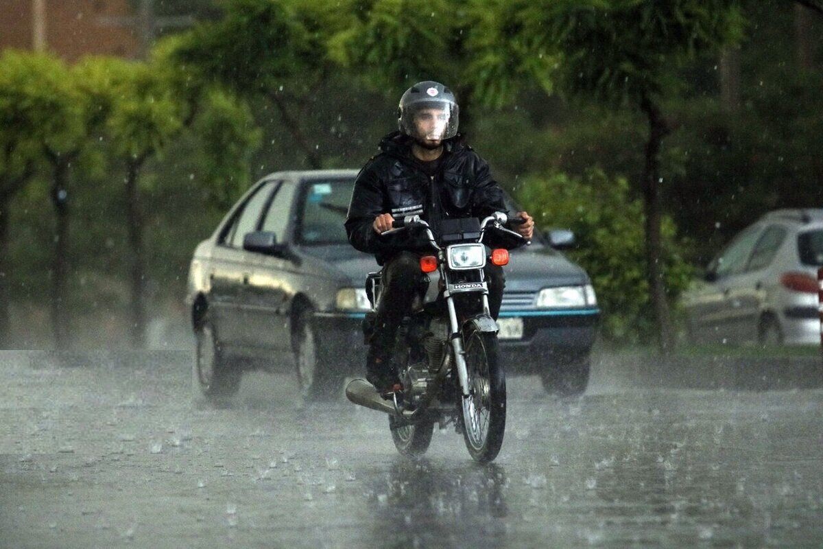 در برف و باران چطور رانندگی کنیم؟ ؛ نکات کاربردی که ایمنی شما را تضمین می کند