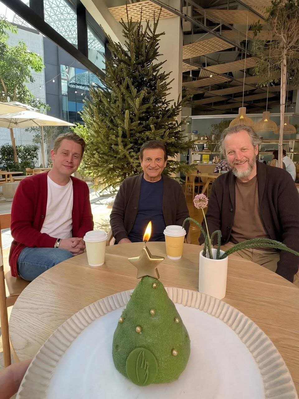 دورهمی صمیمی بازیگران سریال محبوب بعد از ۳۶ سال | تصاویر