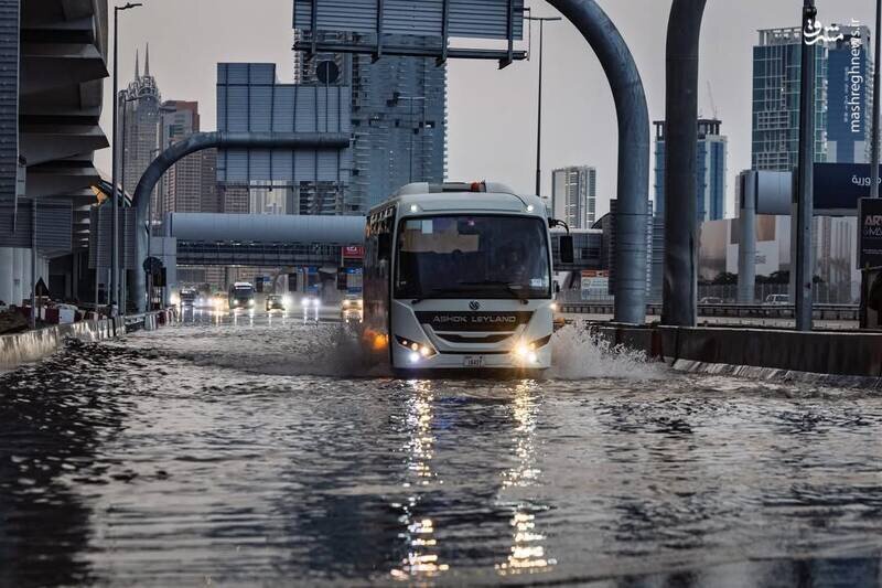 دبی غرق در آب؛ خیابانها مسدود شدند | تصاویر