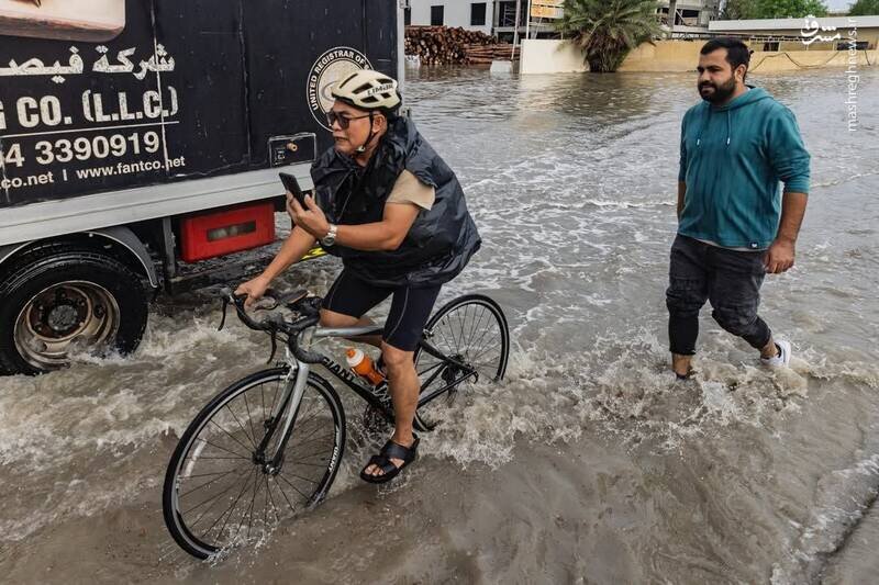 دبی غرق در آب؛ خیابانها مسدود شدند | تصاویر