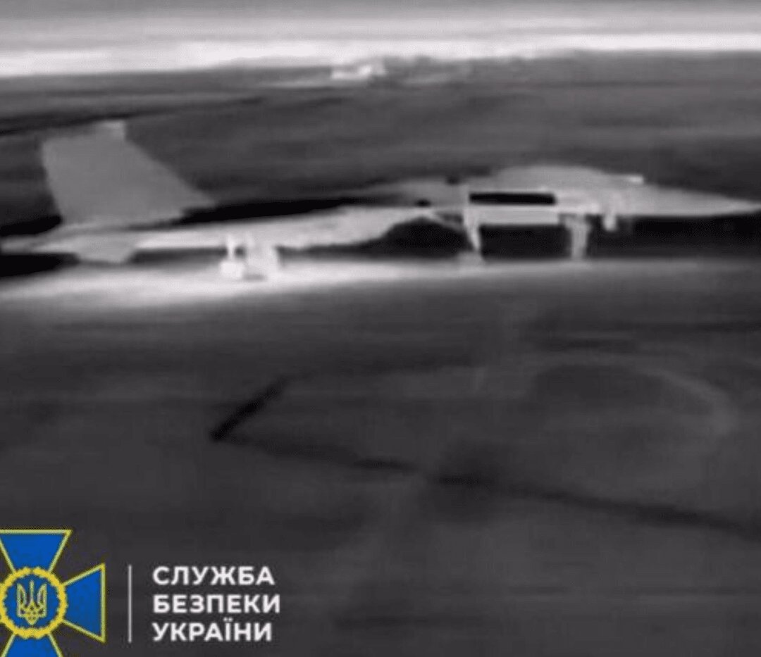 حمله پهپادی به دو جنگنده سوخو-۲۷ + تصاویر| یک جنگنده کاملاً مسلح منهدم شد