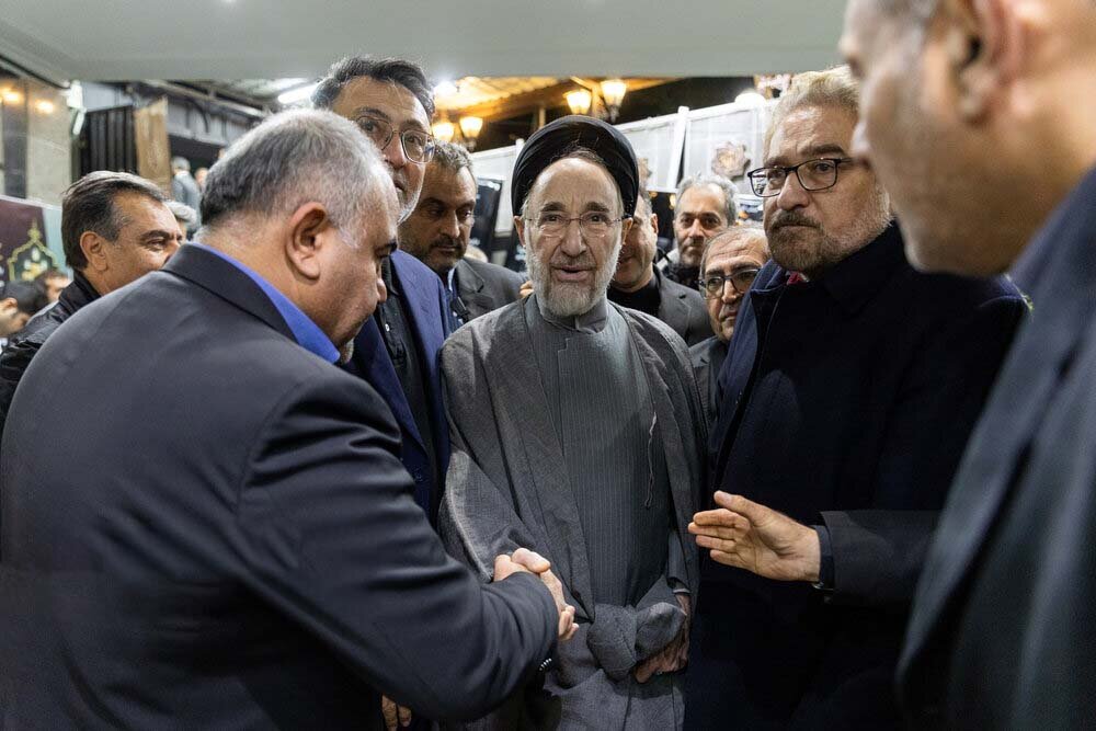 تصاویر چهره‌های سیاسی در یک مراسم؛ از سیدمحمد خاتمی و برادرش تا سردار رادان و باهنر