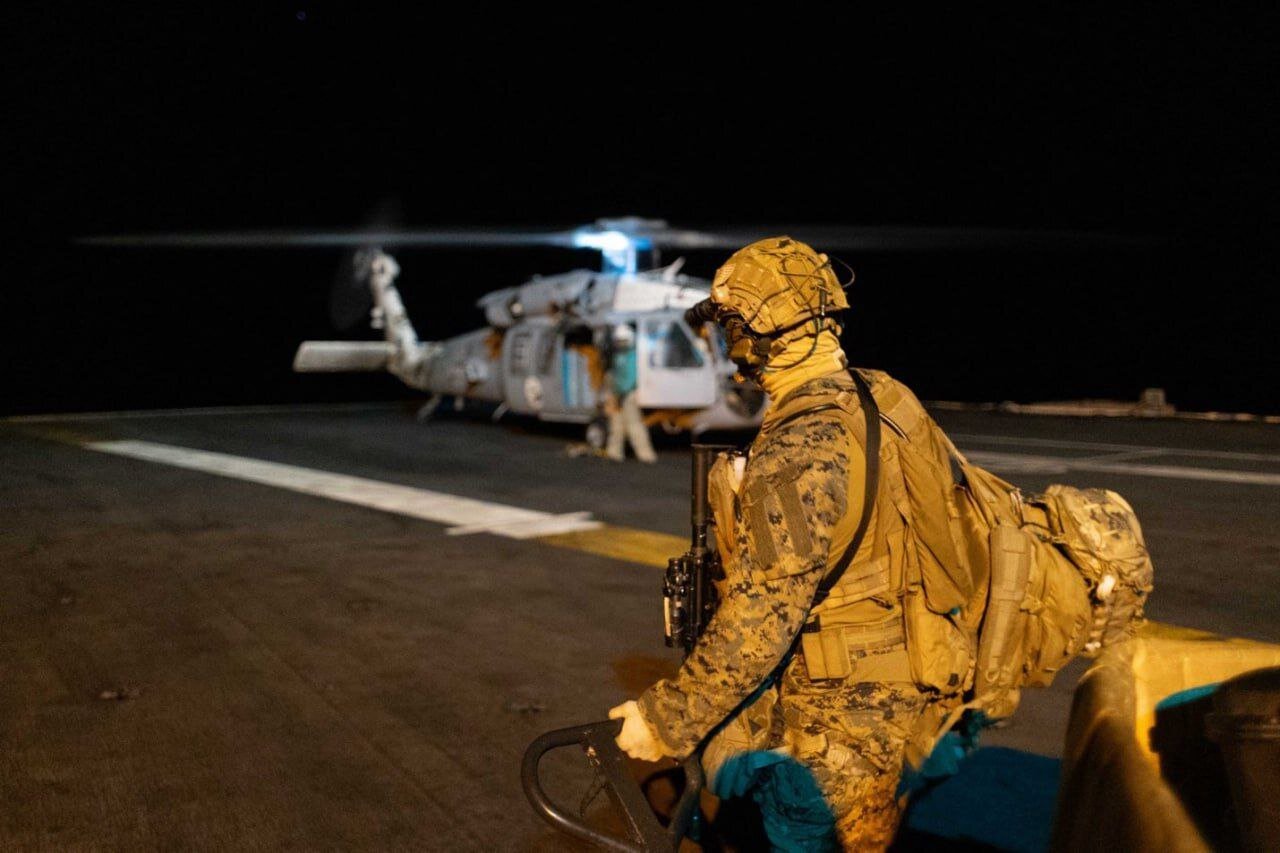 صحنههایی از توقیف یک نفتکش توسط آمریکا | تصاویر