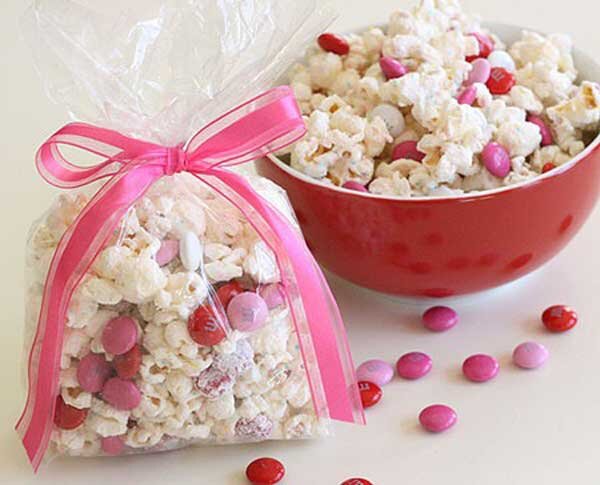 تنقلات شب یلدا و حکمت حضورشان روی سفره | زمستان را با دل قوی شروع کن