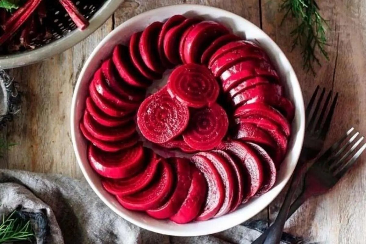 تنقلات شب یلدا و حکمت‌ حضورشان روی سفره | زمستان را با دل قوی شروع کن