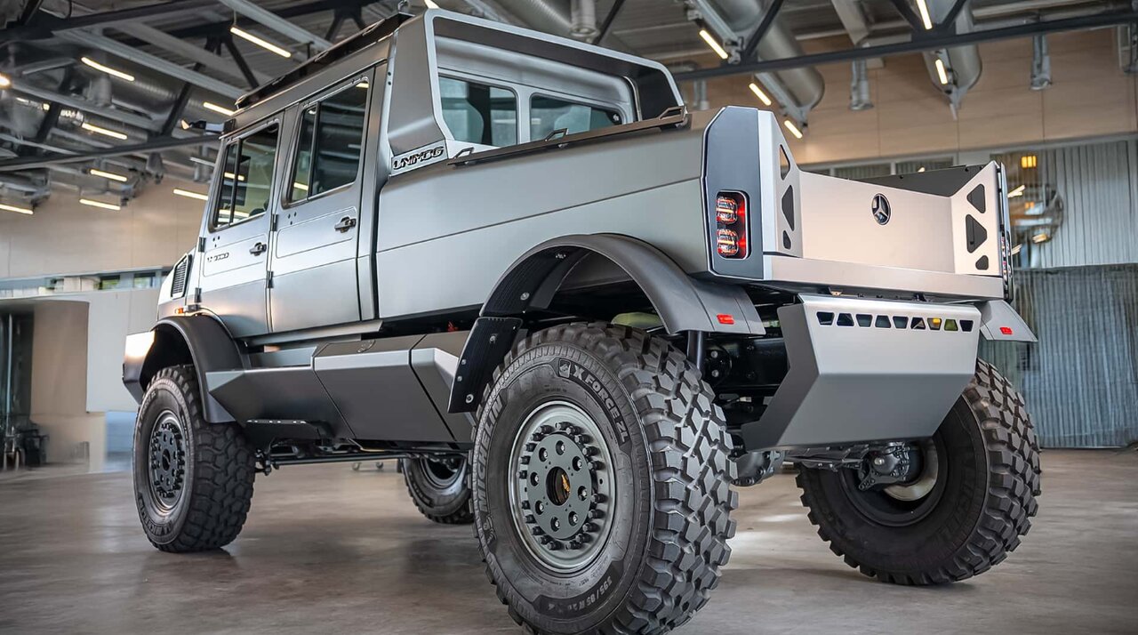 رونمایی مرسدس بنز از لوکسترین «یونیماگ» تاریخ | بیراههنوردی با کت و شلوار + تصاویر