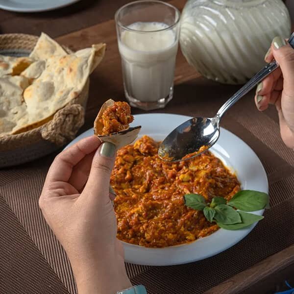 میرزا قاسمی : طعم اصیل گیلان در هر لقمه