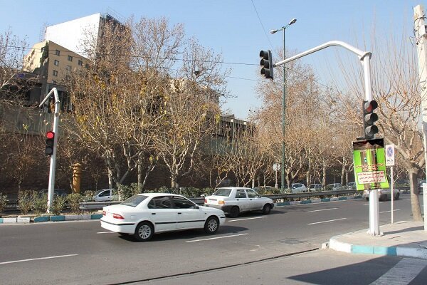 چراغ راهنمایی و رانندگی تهران هوشمند شد