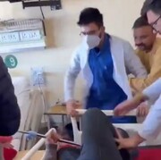 عجیب ترین حادثه در بیمارستان + ویدئو | کتک خوردن بیمار از پزشک جوان!