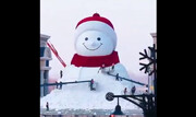 آدم‌برفی ۱۹ متری غول‌پیکر هم ساخته شد + ویدئو | تایم‌لپس دیدنی از لحظه تولد آدم‌برفی خندان