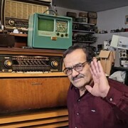تعمیرکار صداهای خاموش | روایت این‌روزهای مردی که موزه‌دار و تعمیرکننده رادیوها و گرام‌های آنتیک است