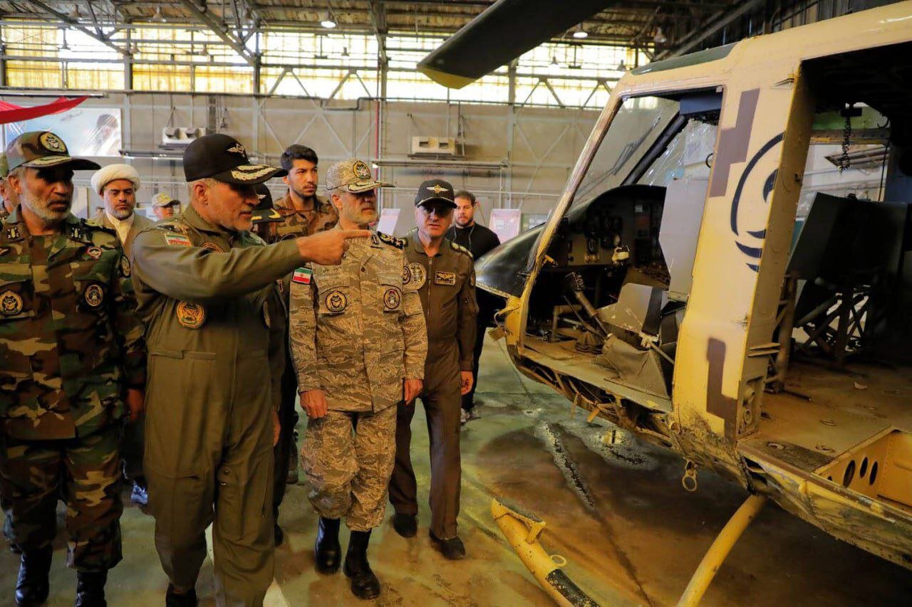 بازدید فرمانده کل از تجهیزات ارتش در استحکامات مرزی | تصاویر