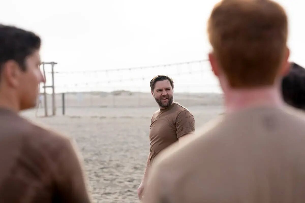 تمرین سخت معاون ترامپ با نیروهای ویژه نیروی دریایی آمریکا | تصاویر