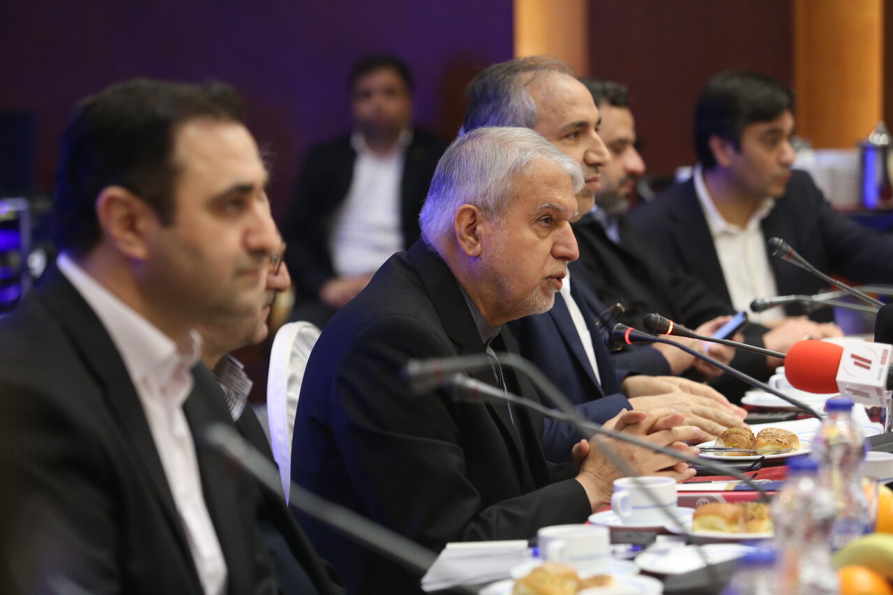 آخرین آمار گردشگری خارجی ایران به روایت وزیر | چالش جامعه هتلداران و وزیر بر سر یک اساسنامه | معافیت مالیاتی هفته آینده تعیین تکلیف می شود