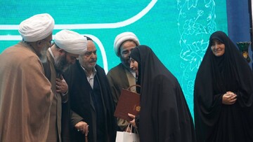 تجلیل از بانوان پیشکسوت عرصه هیأت، شاعران و ستایشگران اهل‌بیت(ع)