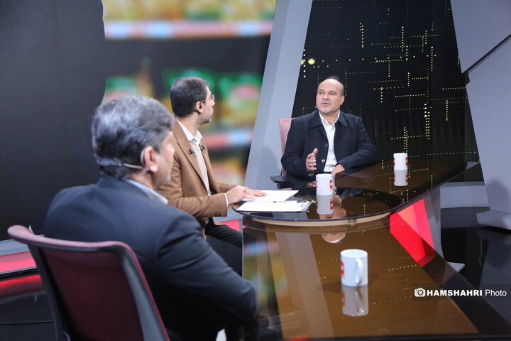 میزگرد اقصادی با موضوع دستمزد کارگران و کارگران