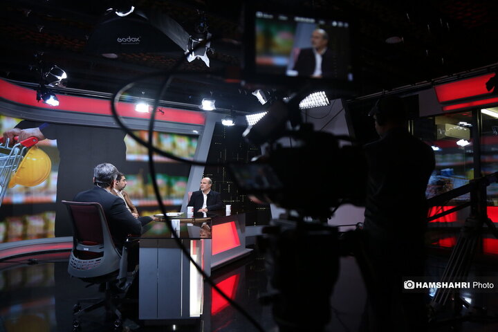 میزگرد اقصادی با موضوع دستمزد کارگران و کارگران