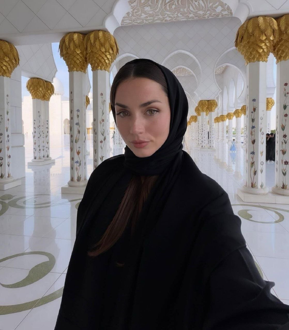 بازیگر مشهور هالیوود با حجاب اسلامی | ببینید