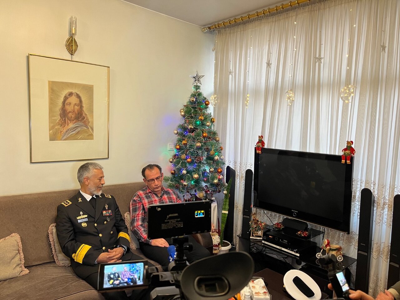 دیدار معاون ارتش با جانباز و آزاده ارمنی در آستانه کریسمس + تصاویر