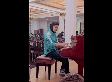 ویدئوی وایرال شده از پیانو نوازی بازیکن تیم بانوان استقلال