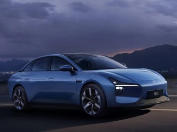 مونا در مسیر ایران + تصاویر