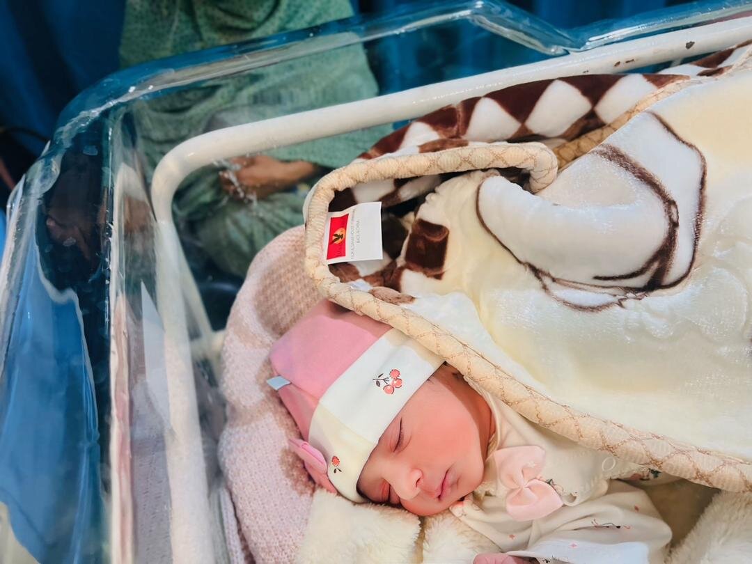 پایان عاشقانه علی و زهرا در انفجار بندرعباس | تولد فرزند ۹ ماه پس از مرگ پدر + عکس