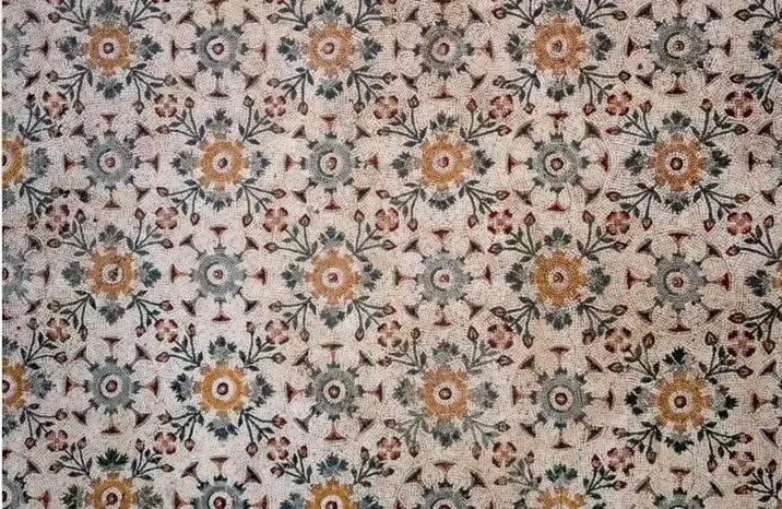 شباهت موزاییک ۱۶۰۰ سالۀ رومی به «فرش» | عکس