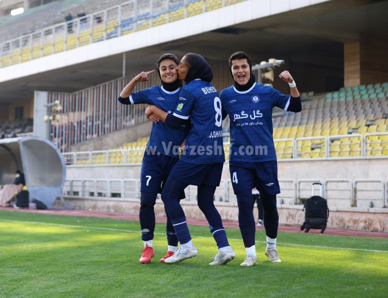 ورژن زنانه فرهاد مجیدی علیه پرسپولیس + عکس