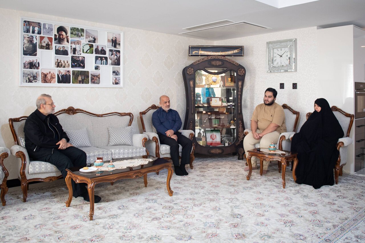 دیدار لاریجانی با خانواده فرماندهان شهید هوافضای سپاه | تصاویر