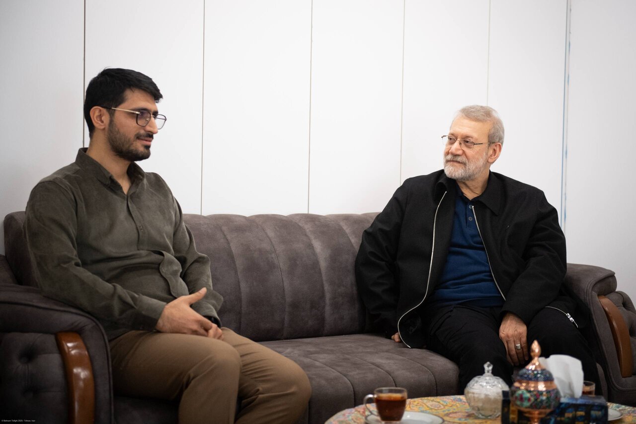 دیدار لاریجانی با خانواده فرماندهان شهید هوافضای سپاه | تصاویر