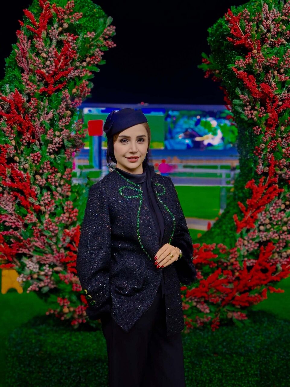 استایل لوکس شبنم قلیخانی در پیست اسبسواری دبی | عکس