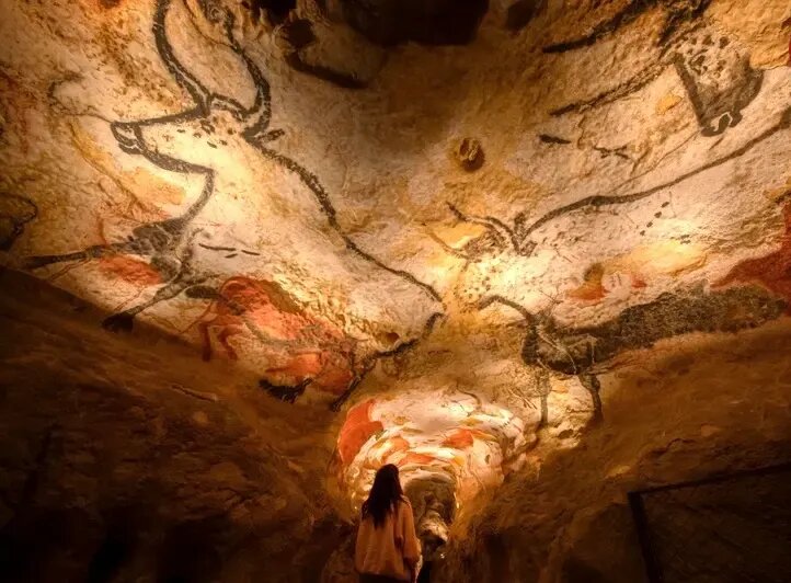 کشف نقاشیهای ۱۷ هزار ساله توسط یک سگ | عکس