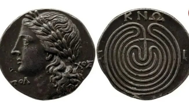 پیدا شدن هزارتوی باستانی در یک علفزار | عکس