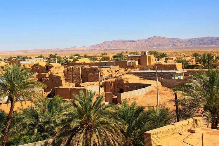 این مرد تنها ساکن روستای عروسان است + فیلم روستا