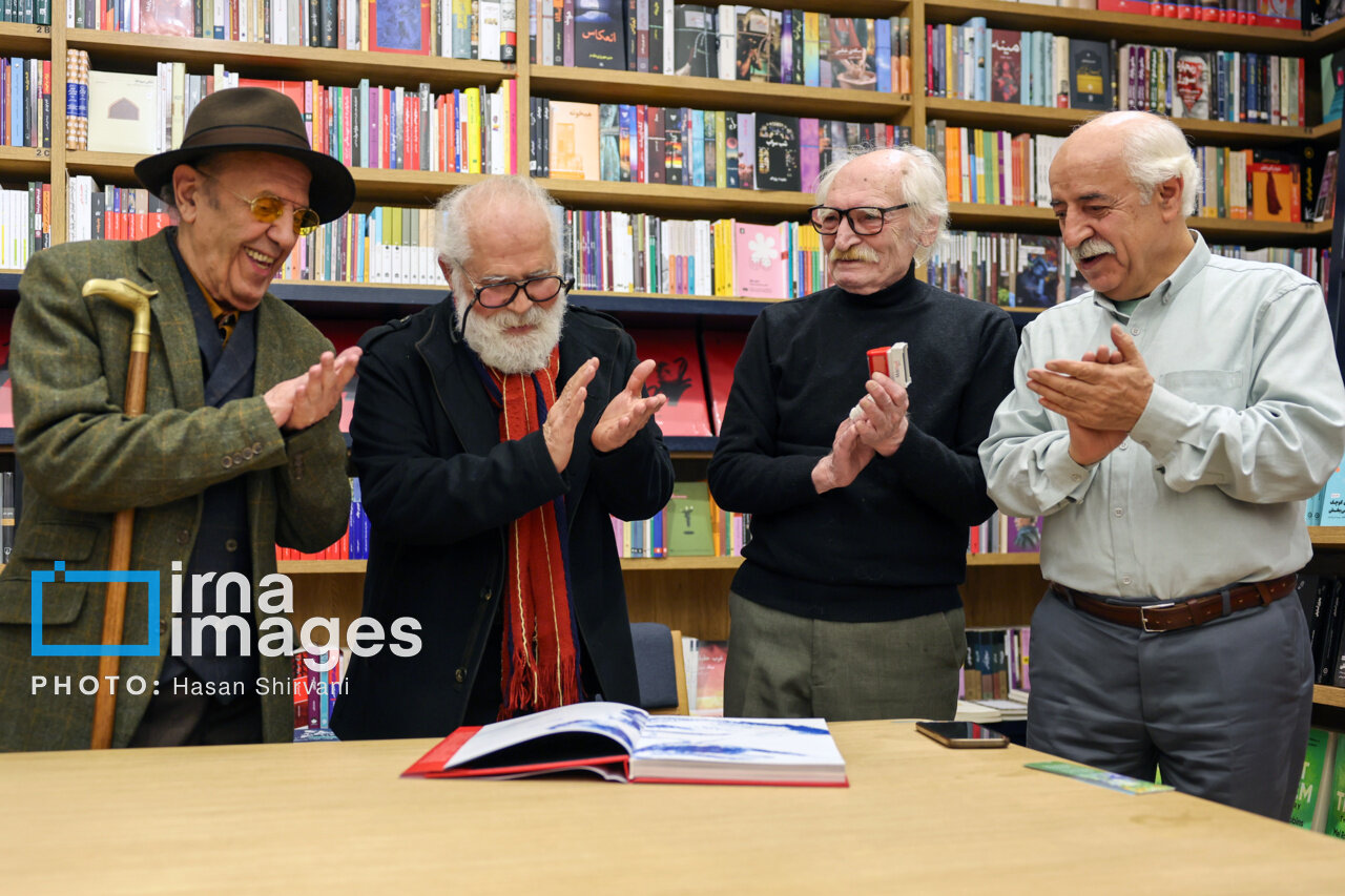 جدیدترین تصاویر از محمود دولت‌آبادی در یک مراسم فرهنگی؛ ببینید