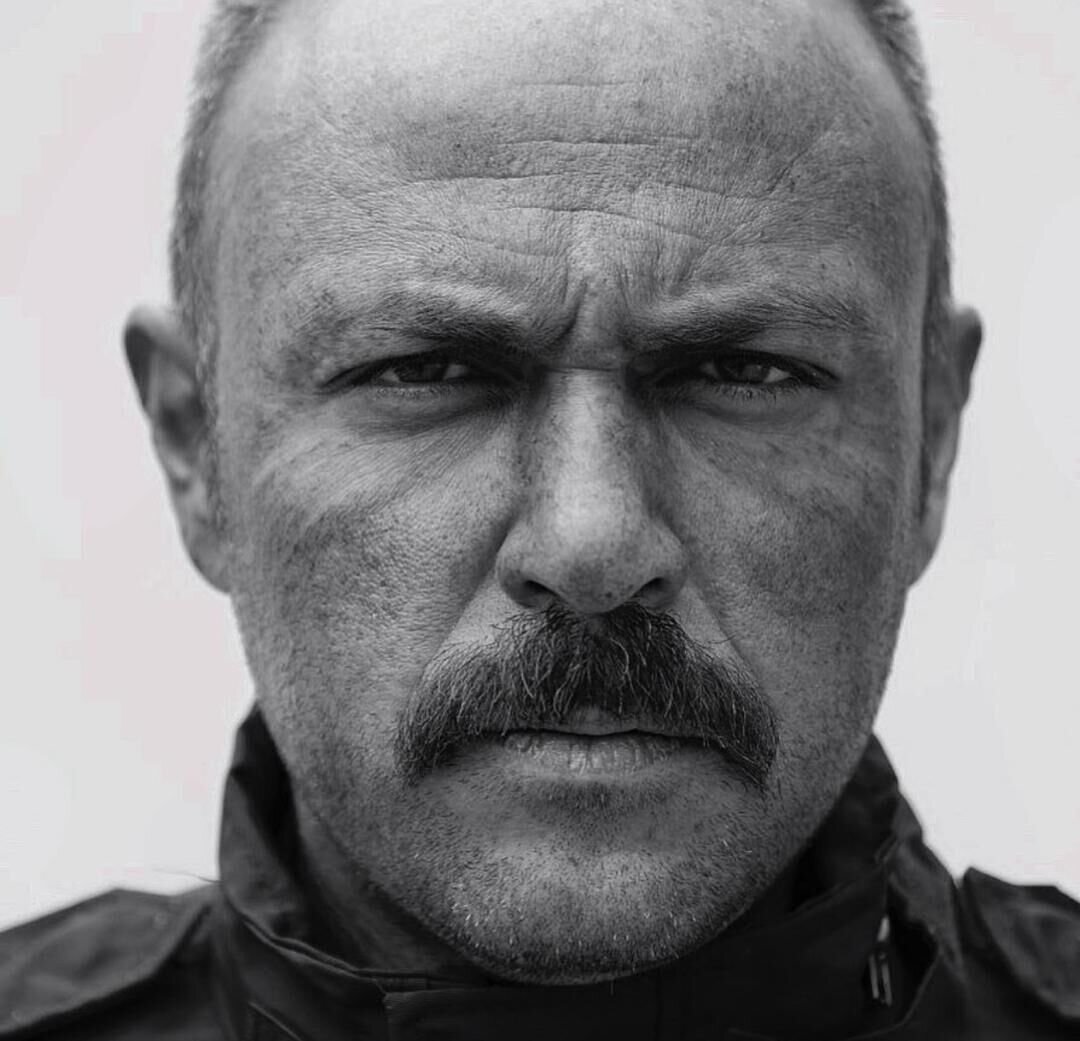 چهره جدید بازیگر پوست شیر را ببینید