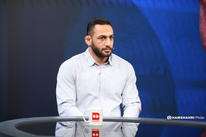 گفتگو با امیر علی آذر پیرا