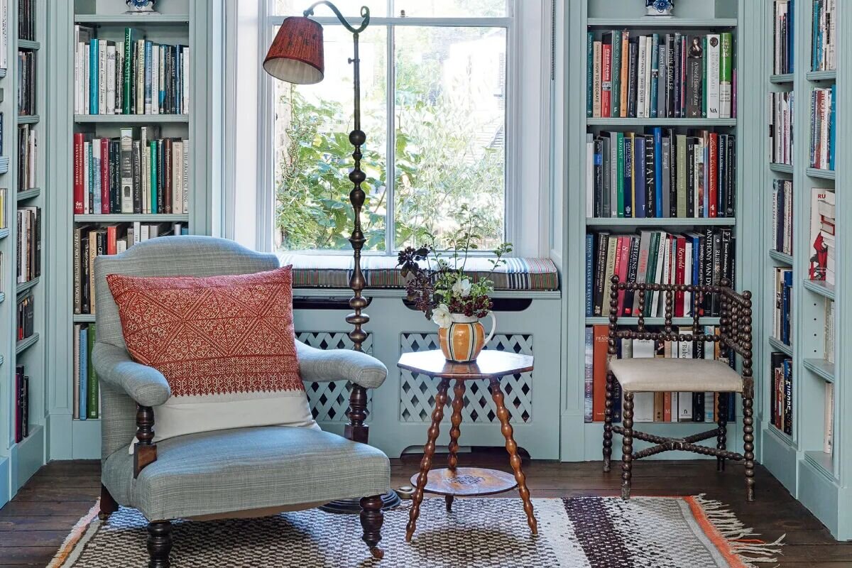 آنچه در مورد نگهداری کتاب در خانه باید بدانید + مراحل تمیز کردن کتاب ها