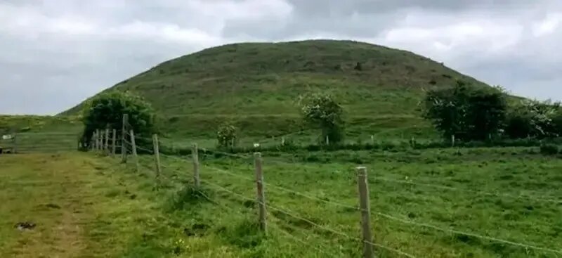 مهم‌ترین اکتشافات سال ۲۰۲۵ در انگلستان؛ از تاس پیشگویی تا راز قتل ۲۰۰۰ ساله!