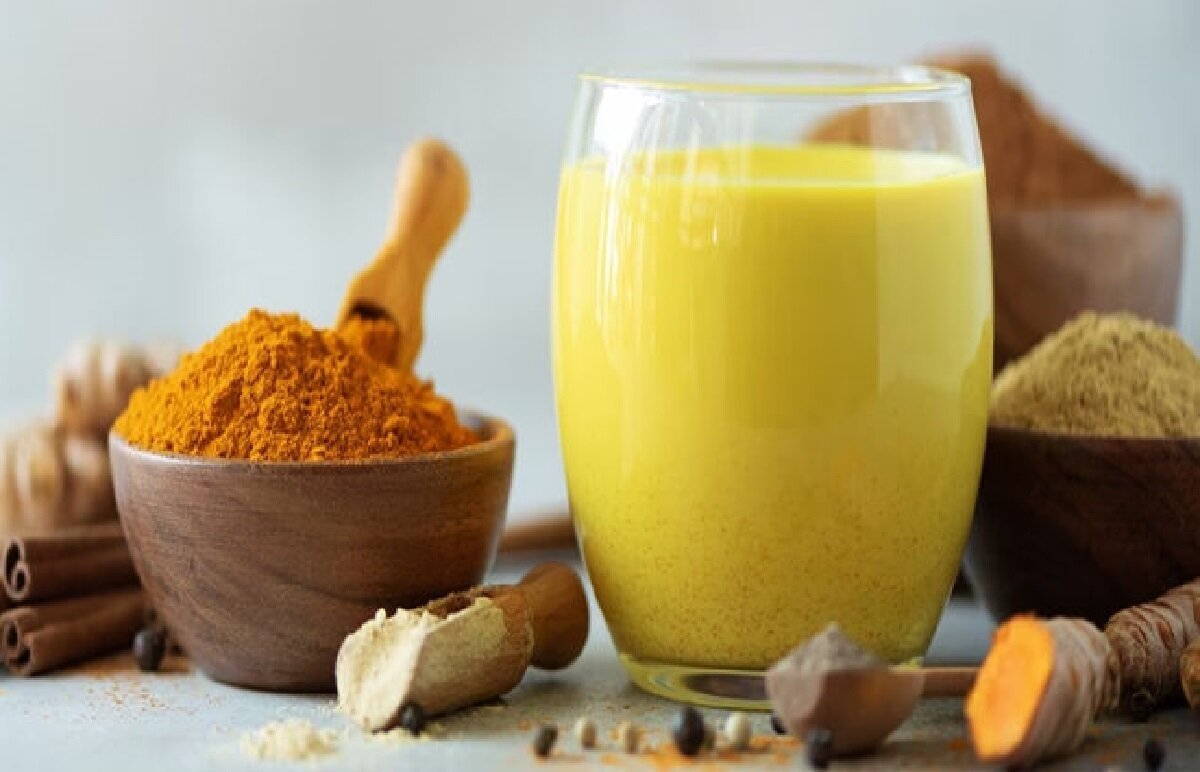 ۵ نوشیدنی گرمابخش با شیر برای روزهای سرد زمستانی + دستور تهیه