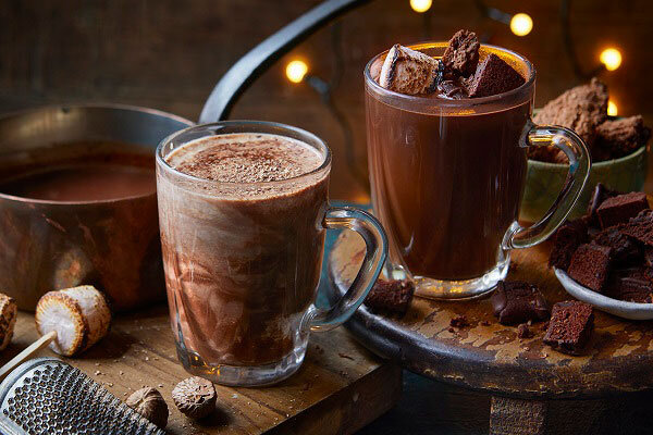۵ نوشیدنی گرمابخش با شیر برای روزهای سرد زمستانی + دستور تهیه