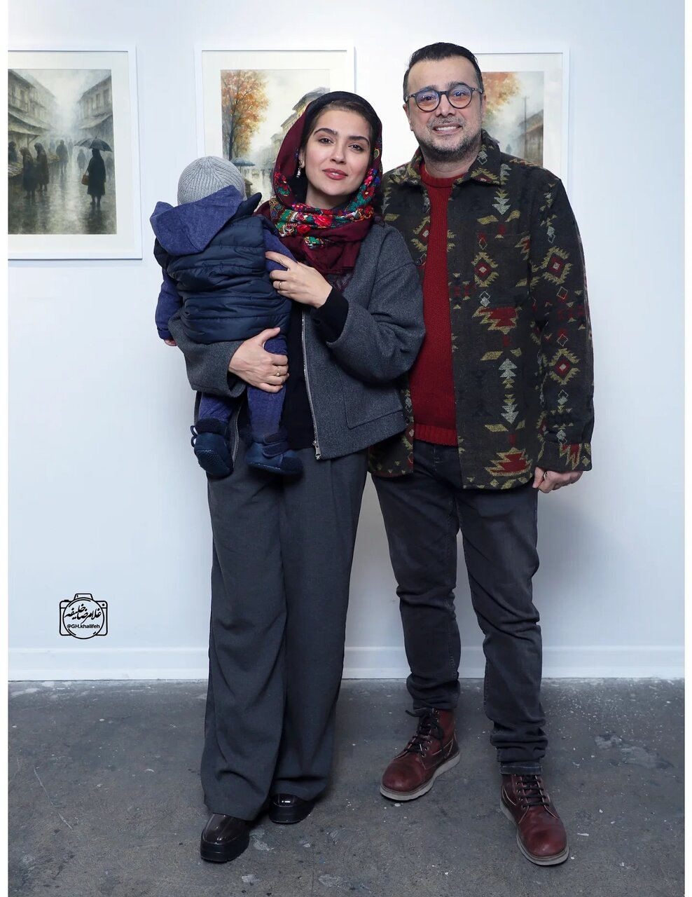 حضور خانوادگی سپند امیرسلیمانی در نمایشگاه همسر امیرعلی نبویان | تصاویر