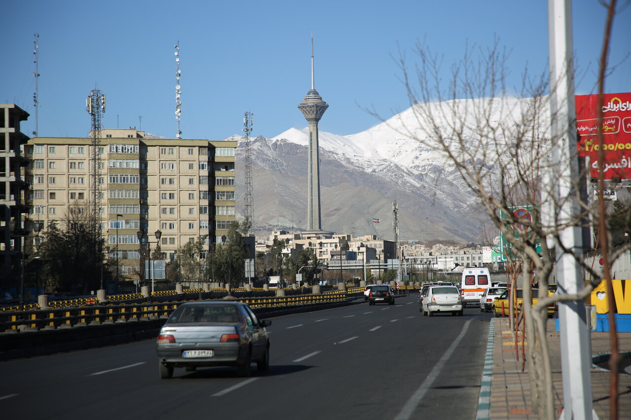 تصاویری از حالوهوای متفاوت پایتخت با آسمان آبی