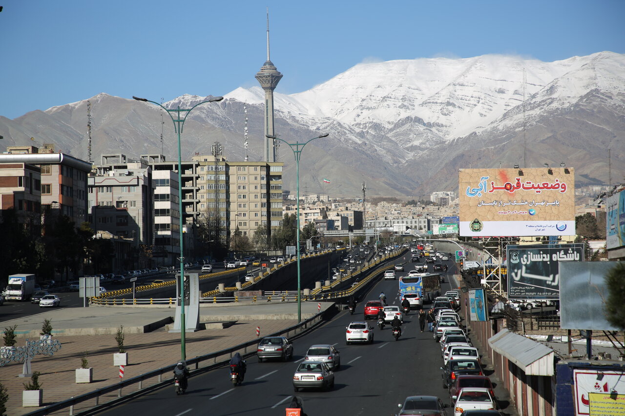 تصاویری از حالوهوای متفاوت پایتخت با آسمان آبی