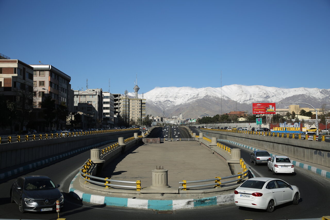 تصاویری از حالوهوای متفاوت پایتخت با آسمان آبی